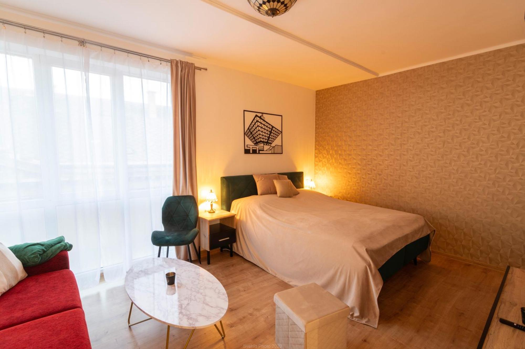 Double-Tree Apartment By A&M Bratislava Buitenkant foto
